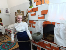 Новый экспонат в школьном музее.