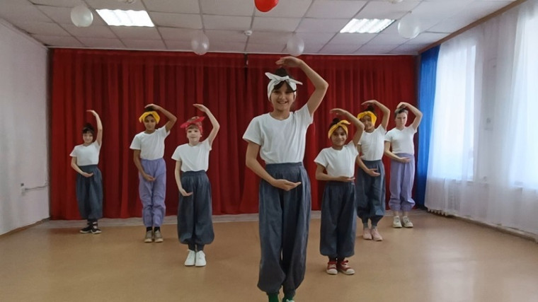 Праздничный концерт 8 марта.