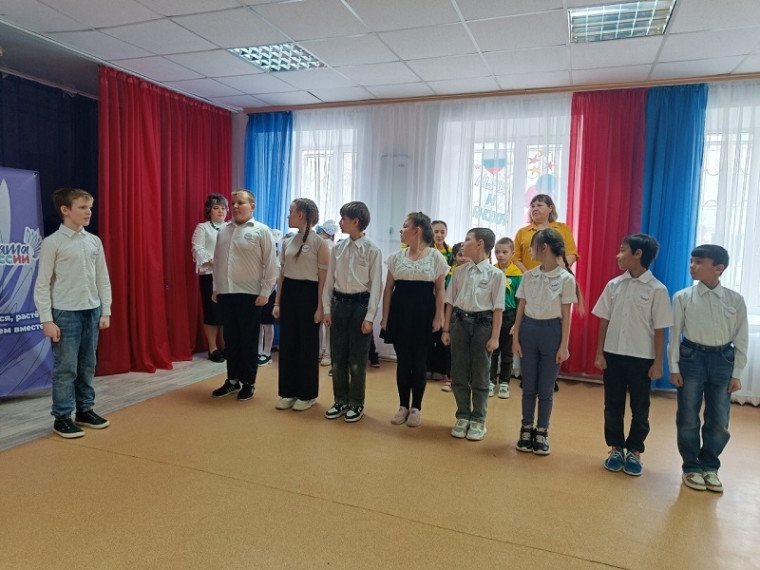 Смотр строя и песни.