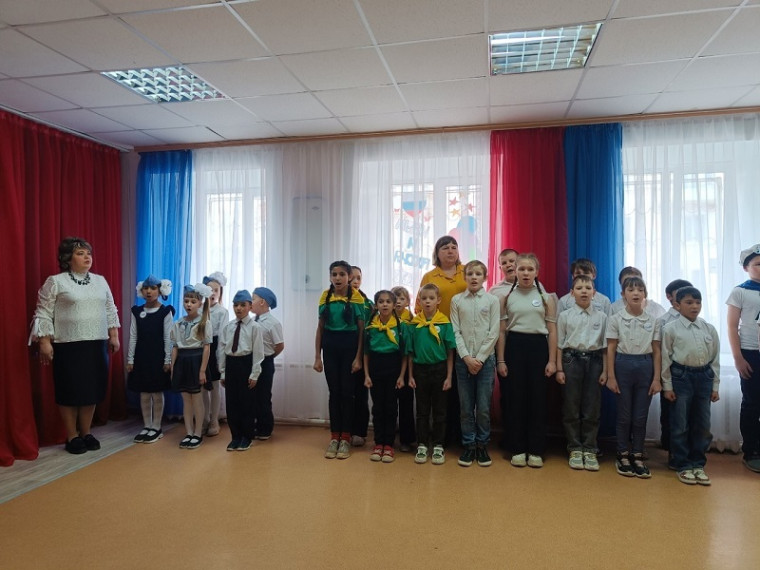 Смотр строя и песни.