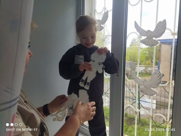 Окна Победы в нашей школе.